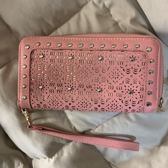 Under One Sky ladies “The Perfect Wallet “ wallet - Picture 1 of 5